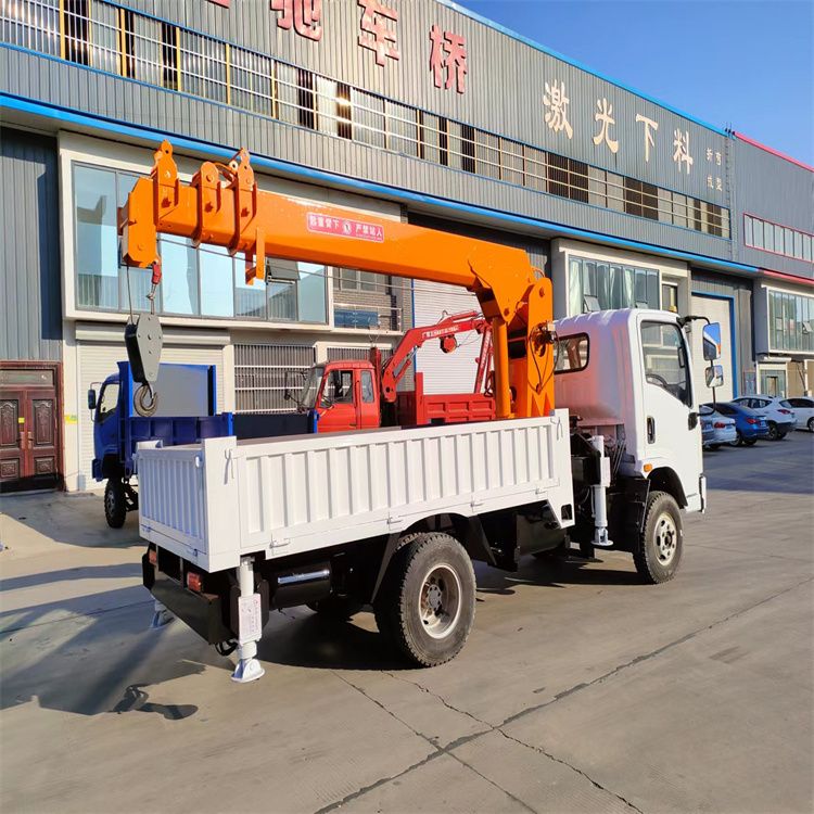 克拉玛依市三轮随车吊定制 农用改装机自备吊中瑞长期出售